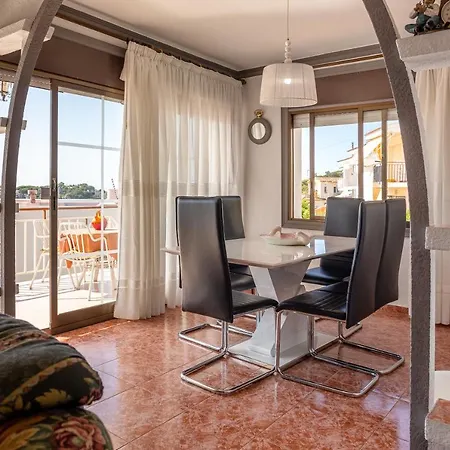 Semesterbostad Maria *